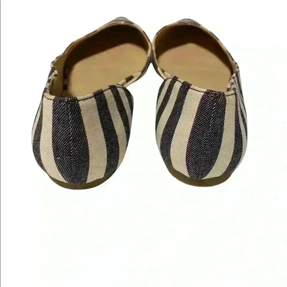 BCBG Paris Navy and Ivory Flats Size 6
